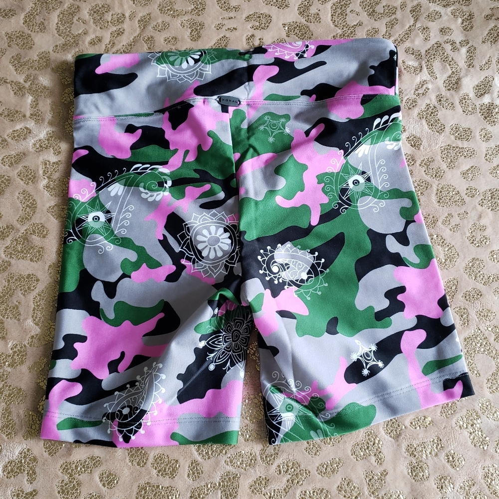 Slalom High Rise Energy Shorts - Bandana Troop - Picture 13 of 17